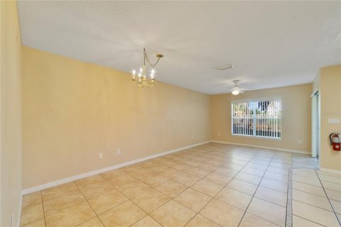Condominio en venta en Kissimmee, Florida, 4 dormitorios, 171.87 m2 № 2237518 - foto 3