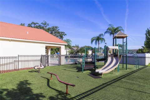 Condominio en venta en Kissimmee, Florida, 4 dormitorios, 171.87 m2 № 2237518 - foto 25
