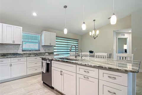 House in North Port, Florida 3 bedrooms, 132.57 sq.m. № 1827661 - photo 7