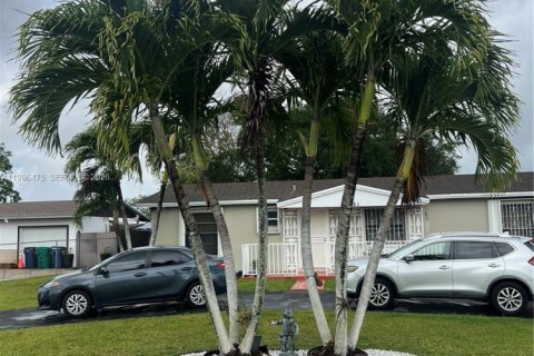 Villa ou maison à vendre à Homestead, Floride: 3 chambres, 159.05 m2 № 2068255 - photo 2