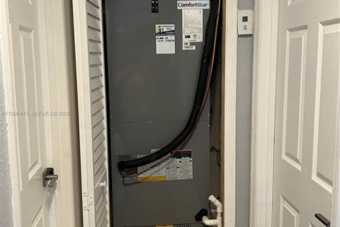 Villa ou maison à vendre à Homestead, Floride: 3 chambres, 159.05 m2 № 2068255 - photo 13