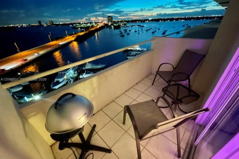 Copropriété à louer à North Bay Village, Floride: 41.25 m2 № 2390027 - photo 10