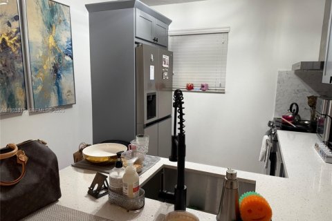 Copropriété à vendre à Miami, Floride: 2 chambres, 74.69 m2 № 1992071 - photo 7