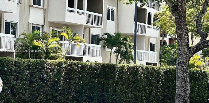 Condominio en Miami, Florida, 2 dormitorios  № 1992071