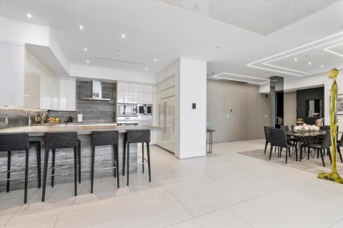 Copropriété à vendre à Sunny Isles Beach, Floride: 2 chambres, 213.68 m2 № 1818285 - photo 14
