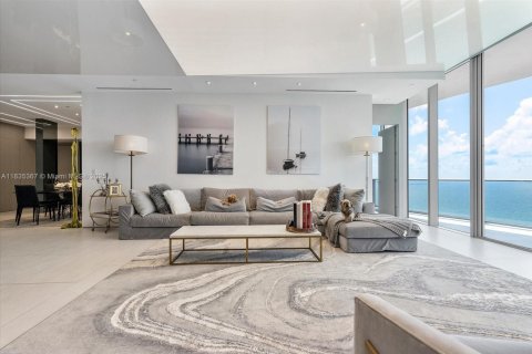 Copropriété à vendre à Sunny Isles Beach, Floride: 2 chambres, 213.68 m2 № 1818285 - photo 22