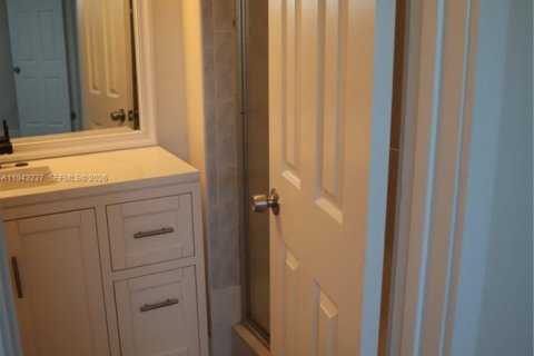 Condominio en alquiler en Pembroke Pines, Florida, 2 dormitorios, 73.11 m2 № 1999489 - foto 14