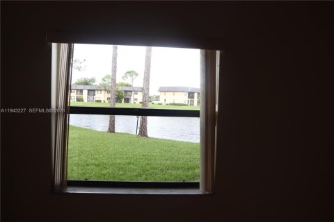 Condominio en alquiler en Pembroke Pines, Florida, 2 dormitorios, 73.11 m2 № 1999489 - foto 28