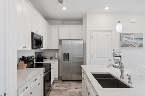 Touwnhouse à vendre à Kissimmee, Floride: 2 chambres, 129.51 m2 № 2296232 - photo 14