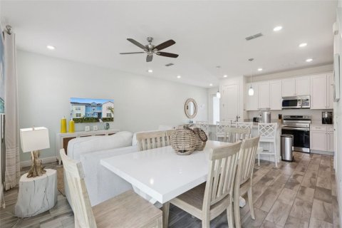 Touwnhouse à vendre à Kissimmee, Floride: 2 chambres, 129.51 m2 № 2296232 - photo 11