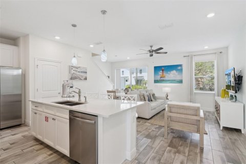 Touwnhouse à vendre à Kissimmee, Floride: 2 chambres, 129.51 m2 № 2296232 - photo 13