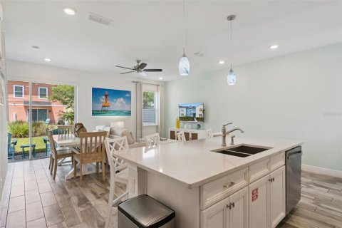 Touwnhouse à vendre à Kissimmee, Floride: 2 chambres, 129.51 m2 № 2296232 - photo 12