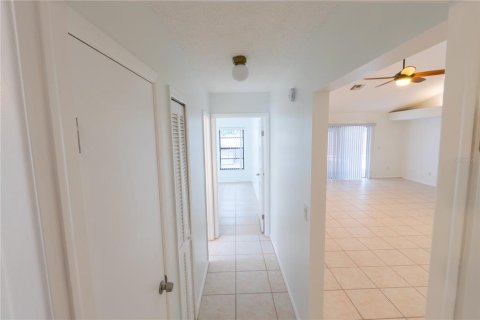 Casa en venta en Tampa, Florida, 3 dormitorios, 153.2 m2 № 1781304 - foto 26