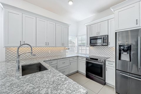 House in Orlando, Florida 4 bedrooms, 191.1 sq.m. № 1885883 - photo 11