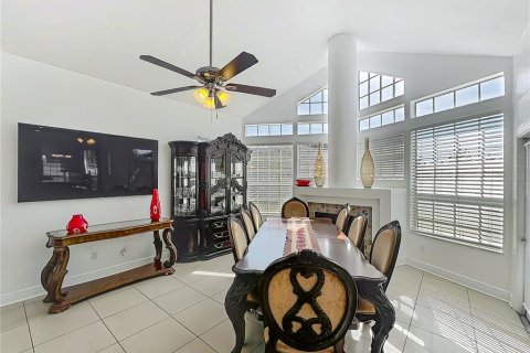 House in Orlando, Florida 4 bedrooms, 191.1 sq.m. № 1885883 - photo 6