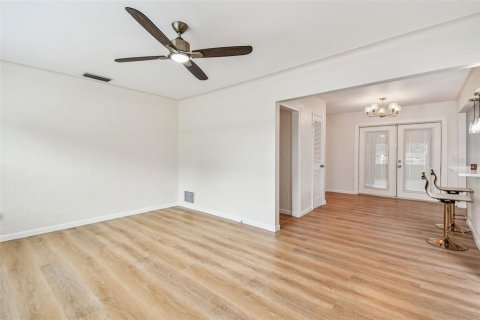Villa ou maison à vendre à Saint Petersburg, Floride: 3 chambres, 128.21 m2 № 1907785 - photo 8