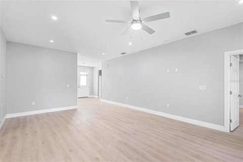 Casa en venta en Winter Haven, Florida, 3 dormitorios, 155.61 m2 № 2216967 - foto 5