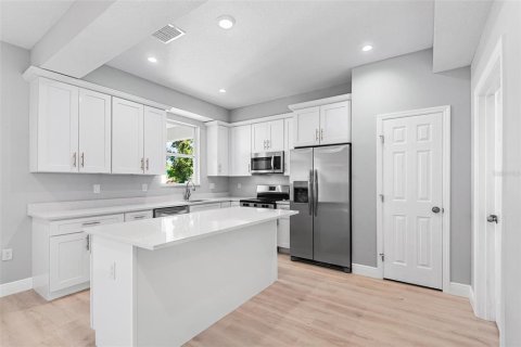 Casa en venta en Winter Haven, Florida, 3 dormitorios, 155.61 m2 № 2216967 - foto 8