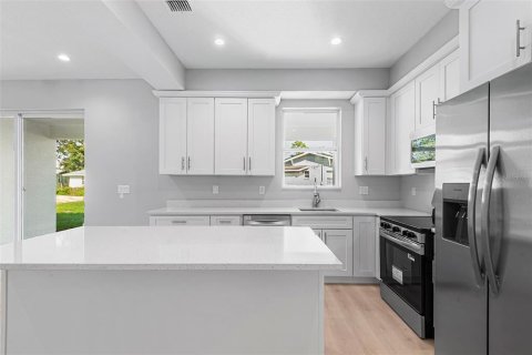 Casa en venta en Winter Haven, Florida, 3 dormitorios, 155.61 m2 № 2216967 - foto 9