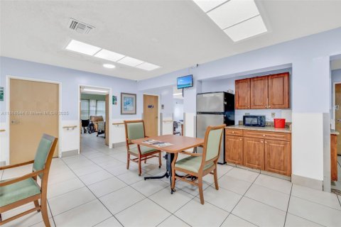 Propiedad comercial en venta en Margate, Florida № 1882089 - foto 15