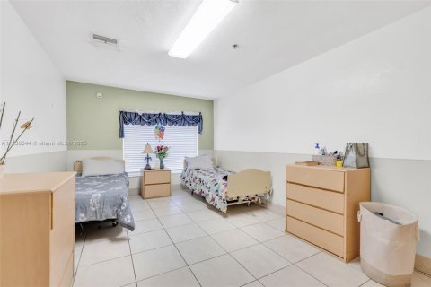 Propiedad comercial en venta en Margate, Florida № 1882089 - foto 12