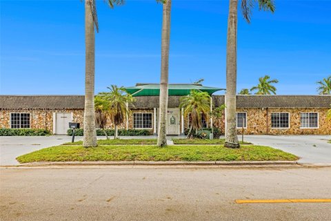 Propiedad comercial en venta en Margate, Florida № 1882089 - foto 4