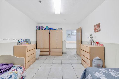 Propiedad comercial en venta en Margate, Florida № 1882089 - foto 13