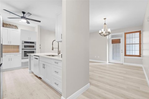 Condominio en venta en Tampa, Florida, 2 dormitorios, 92.53 m2 № 1852937 - foto 8