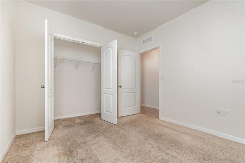House in New Smyrna Beach, Florida 3 bedrooms, 153.29 sq.m. № 1807351 - photo 17