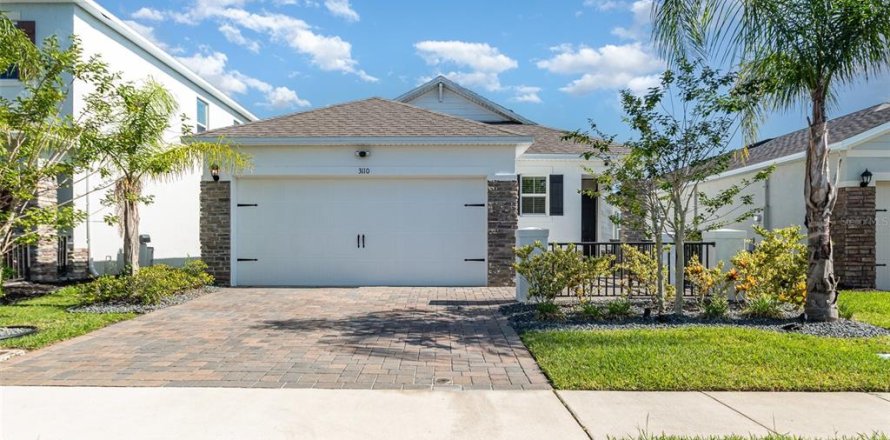 House in New Smyrna Beach, Florida 3 bedrooms, 153.29 sq.m. № 1807351