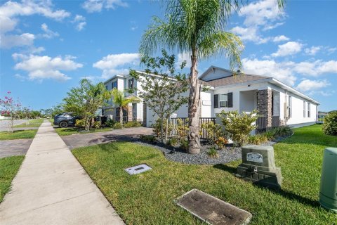 House in New Smyrna Beach, Florida 3 bedrooms, 153.29 sq.m. № 1807351 - photo 2