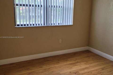 Condominio en alquiler en Miami, Florida, 2 dormitorios, 83.24 m2 № 1953551 - foto 10