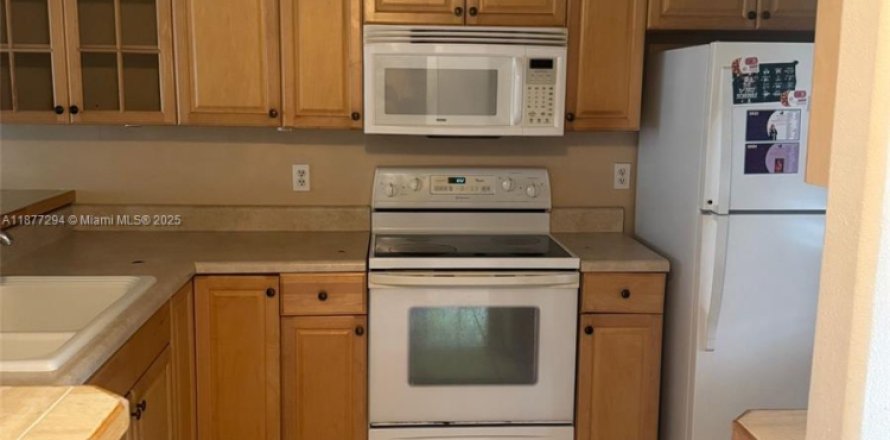 Condo in Tampa, Florida, 2 bedrooms  № 1931089