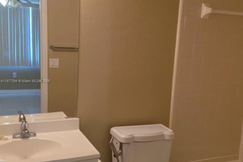 Condo in Tampa, Florida, 2 bedrooms  № 1931089 - photo 9