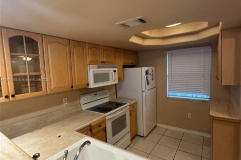 Copropriété à vendre à Tampa, Floride: 2 chambres, 81.66 m2 № 1931089 - photo 2