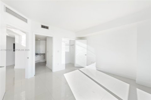 Condominio en venta en Miami, Florida, 2 dormitorios, 106.47 m2 № 2051188 - foto 20
