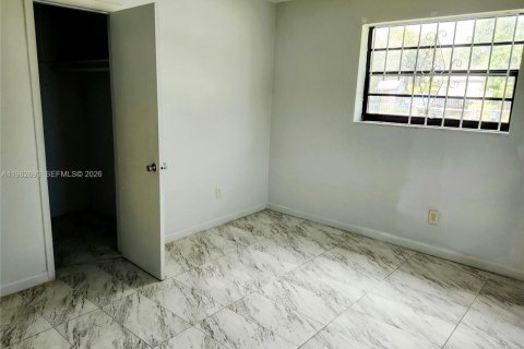 Casa en alquiler en Miami Shores, Florida, 2 dormitorios, 200.2 m2 № 2025536 - foto 10