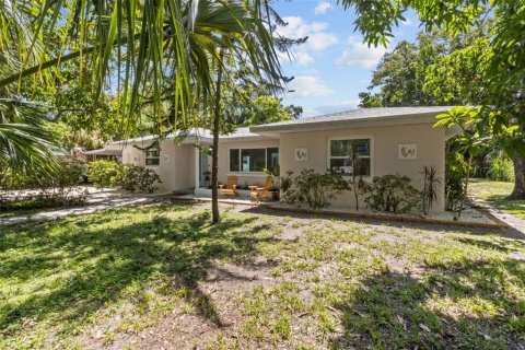 Casa en venta en Saint Petersburg, Florida, 3 dormitorios, 137.68 m2 № 1844836 - foto 1
