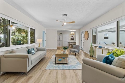 Casa en venta en Saint Petersburg, Florida, 3 dormitorios, 137.68 m2 № 1844836 - foto 6