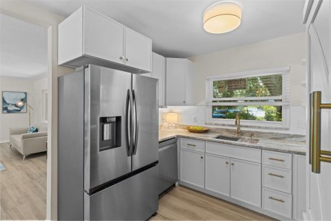 Casa en venta en Saint Petersburg, Florida, 3 dormitorios, 137.68 m2 № 1844836 - foto 11