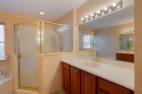 House in Lake Worth, Florida 5 bedrooms, 281.31 sq.m. № 1802651 - photo 27