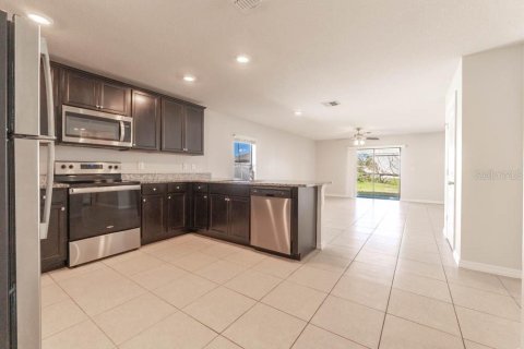 House in Kissimmee, Florida 4 bedrooms, 173.63 sq.m. № 1424224 - photo 7