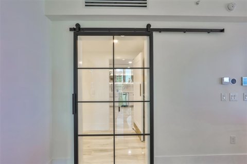 Condominio en venta en Tampa, Florida, 4 dormitorios, 489.41 m2 № 1634164 - foto 21