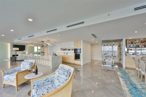 Condominio en venta en Tampa, Florida, 4 dormitorios, 489.41 m2 № 1634164 - foto 9