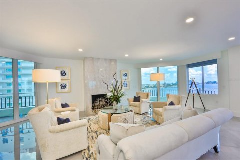 Condominio en venta en Tampa, Florida, 4 dormitorios, 489.41 m2 № 1634164 - foto 11