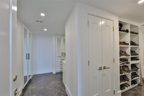 Condominio en venta en Tampa, Florida, 4 dormitorios, 489.41 m2 № 1634164 - foto 29