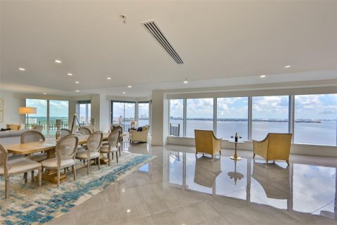 Condominio en venta en Tampa, Florida, 4 dormitorios, 489.41 m2 № 1634164 - foto 5