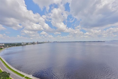 Condominio en venta en Tampa, Florida, 4 dormitorios, 489.41 m2 № 1634164 - foto 26