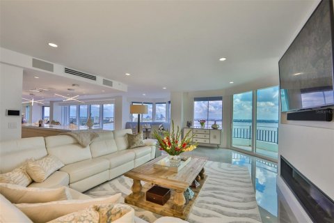 Condominio en venta en Tampa, Florida, 4 dormitorios, 489.41 m2 № 1634164 - foto 18