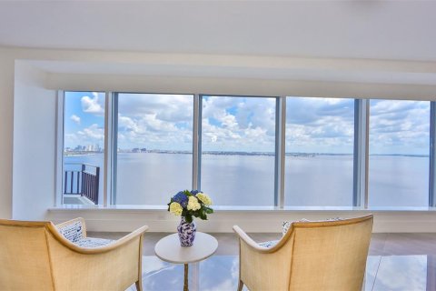 Condominio en venta en Tampa, Florida, 4 dormitorios, 489.41 m2 № 1634164 - foto 6